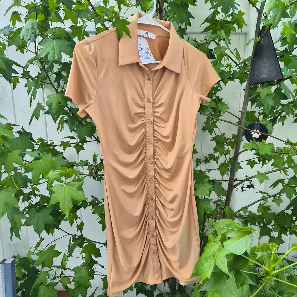 NWT Urban Daizy Nude Ruched Button Up Front Polo Mini Dress - Size Sm